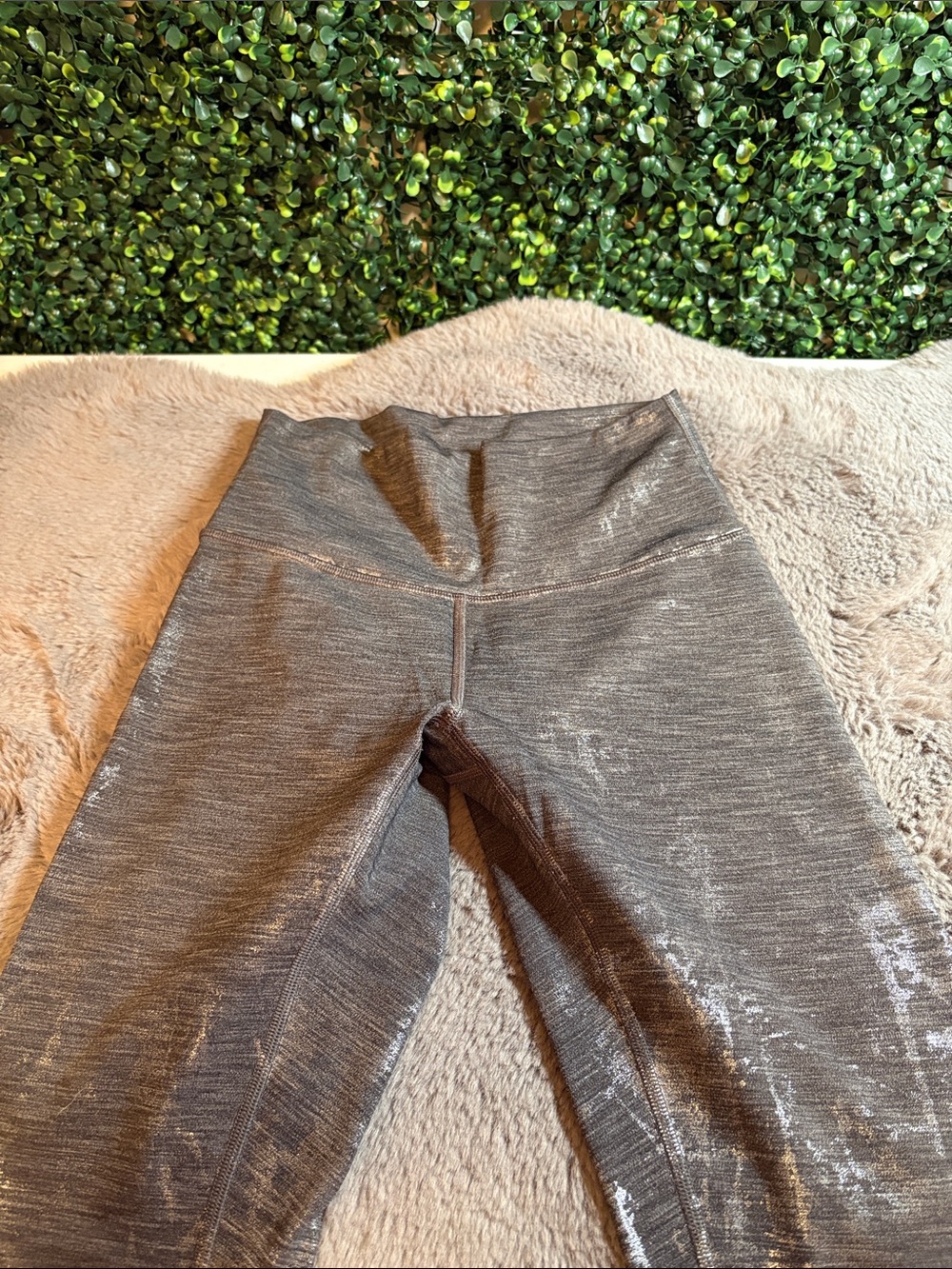 lululemon athletica Gray Metallic Shine Leggings Size 4 - Picture 2 of 5